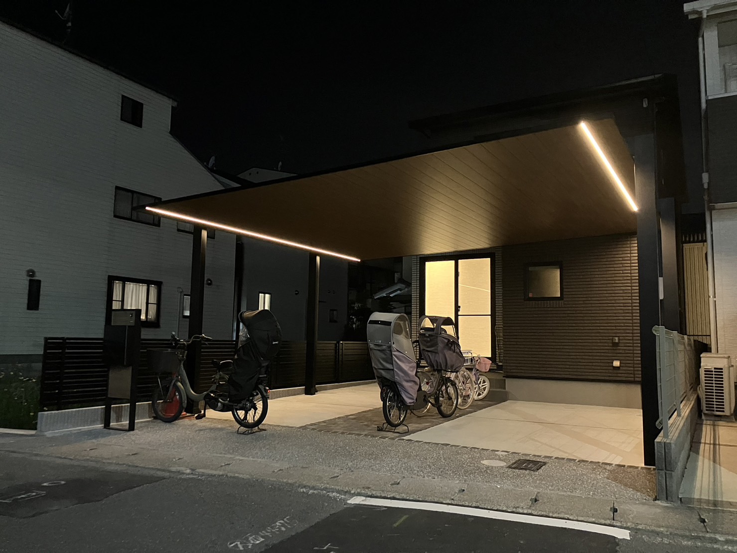 間口いっぱいで動線カバー完璧なカーポートSC