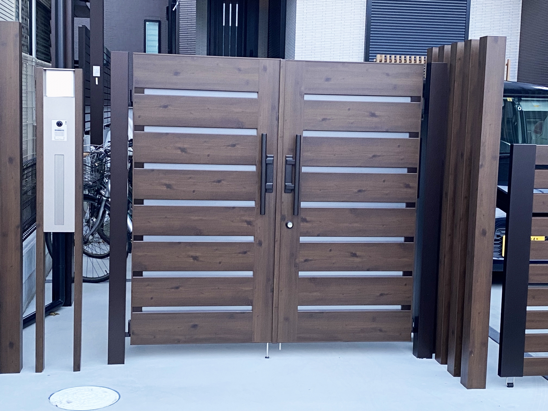 門柱の素材は外構デザインに重要な要素